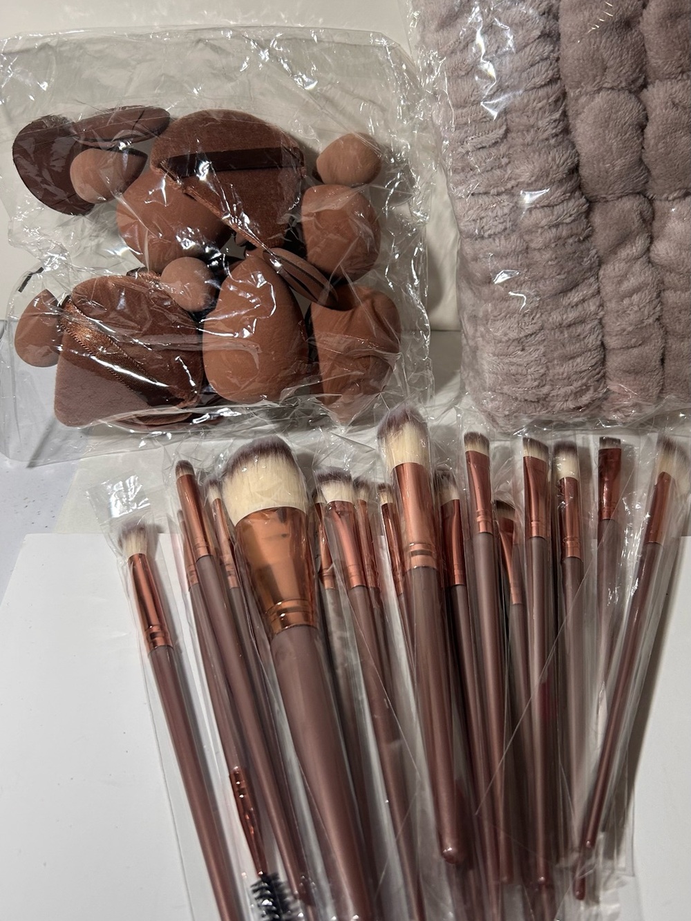 NWOT Set Makeup Brushes, Sponges & Hair scrunchie & wrist cuffs